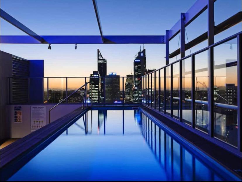In The City Perth 1B1B Pool And Nice View ภายนอก รูปภาพ